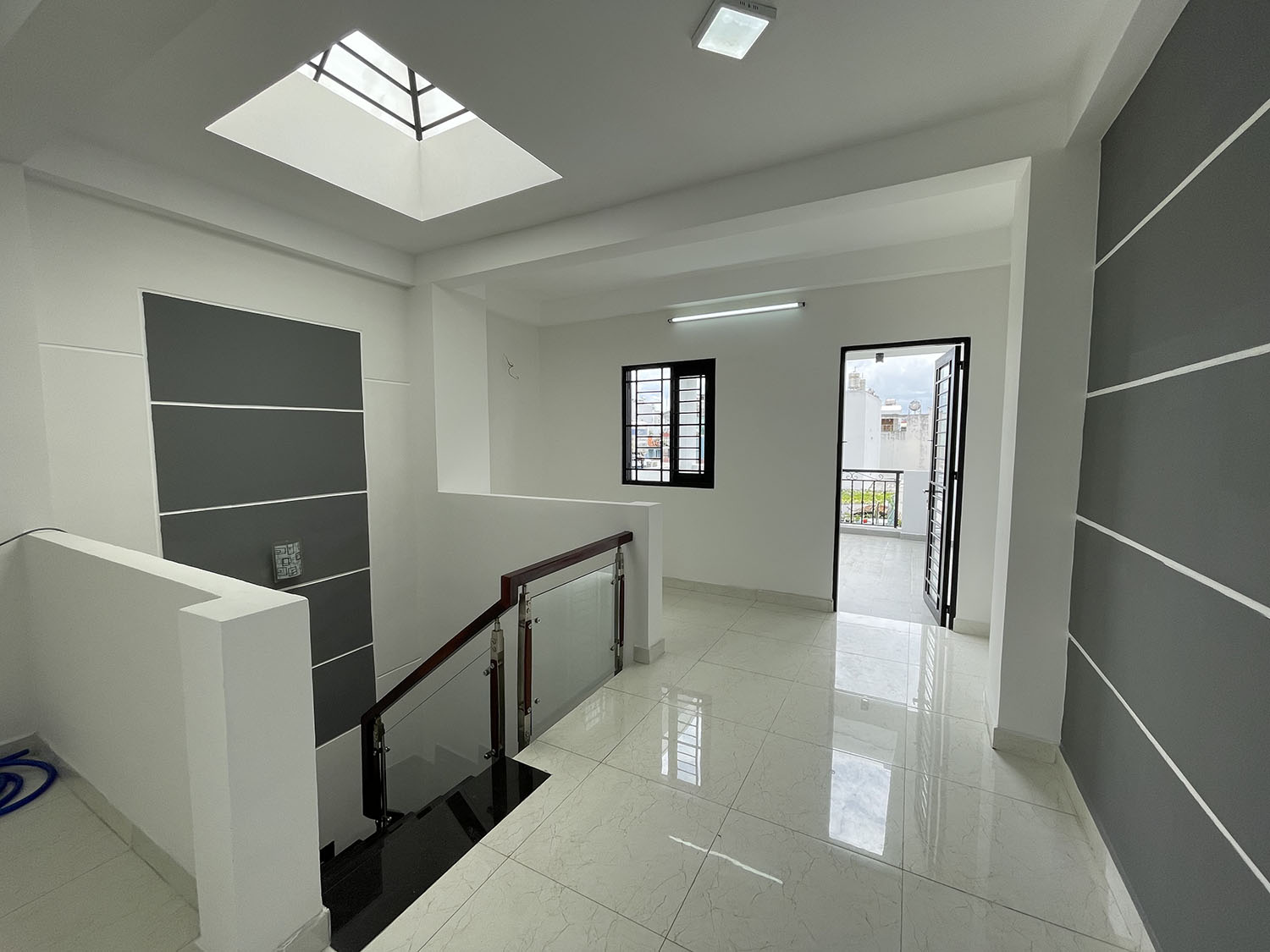 Bán nhà Hoàng Hoa Thám, Quận Bình Thạnh tuyệt phẩm 3 lầu (4,5m x 12m) đẹp lung linh hẻm ôtô khu VIP